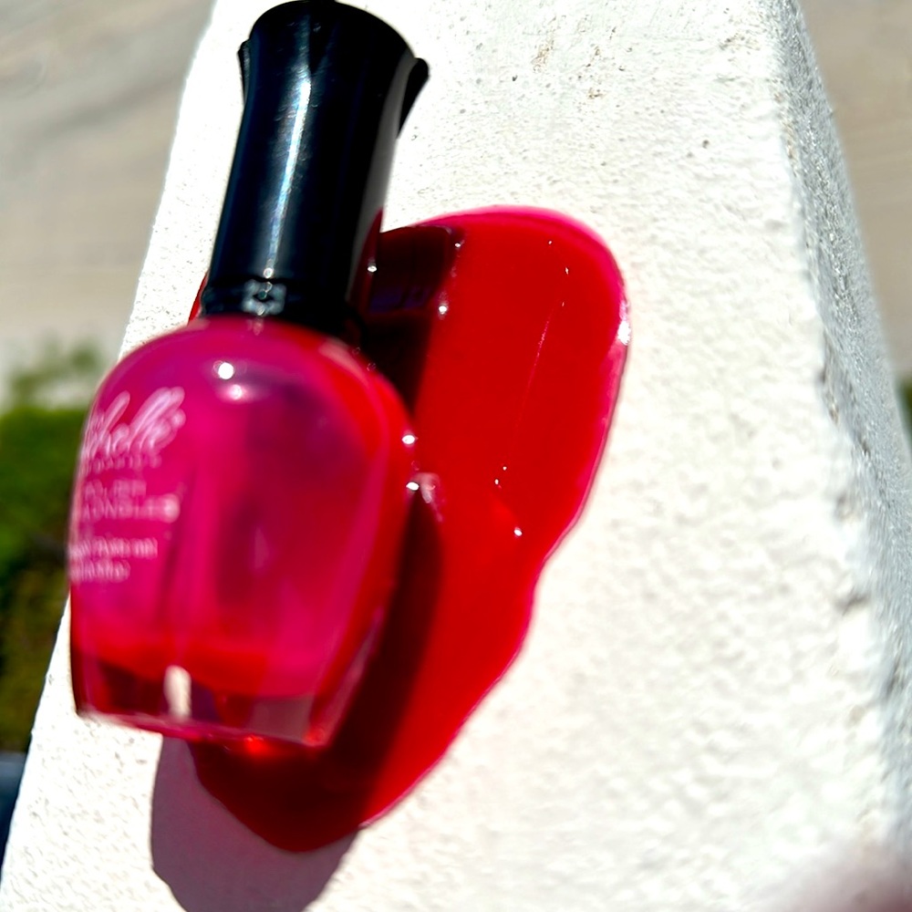 ARTSY LOOKED LIKE SPILLED NAIL POLISH - Picture 3 of 4